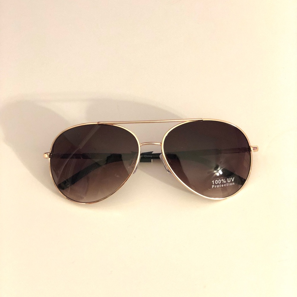 *NWOT* Aviator sunglasses